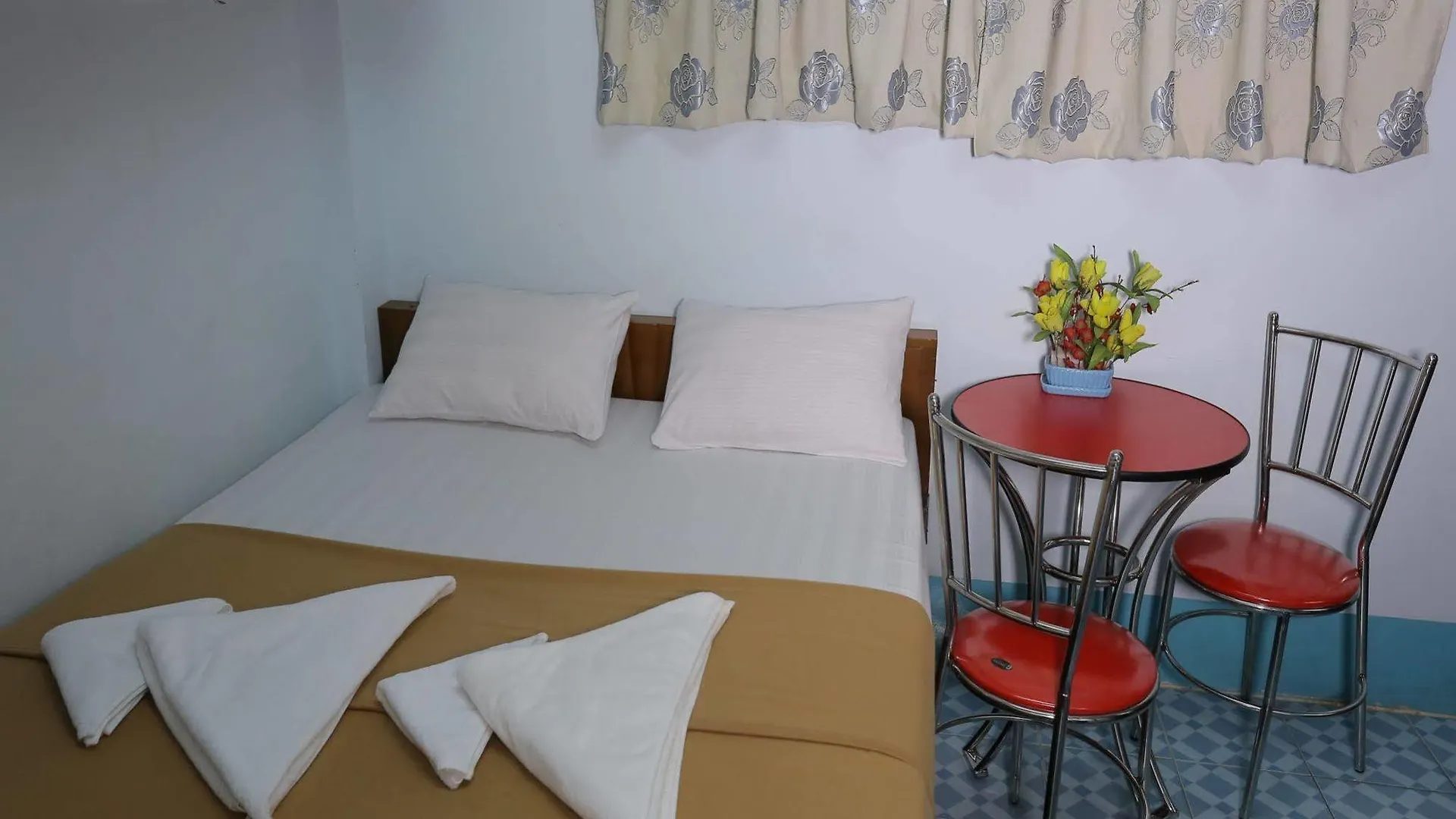 Chan Myae Thar Guest House Yangon